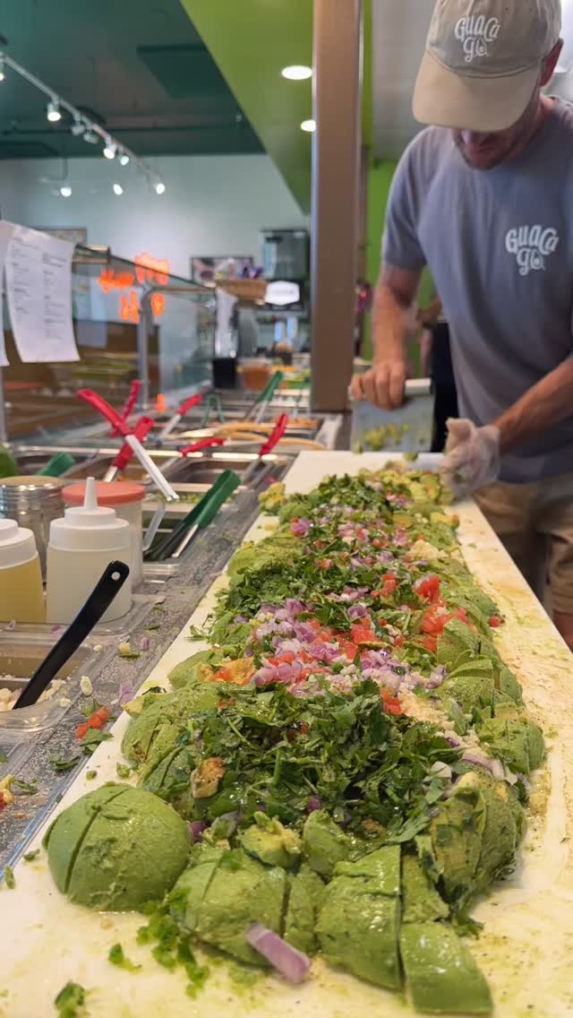 TAG SOMEBODY YOU WOULD EAT THIS WITH🤤

📍 WPB , Delray & Tequesta | #FloridaFreshMex